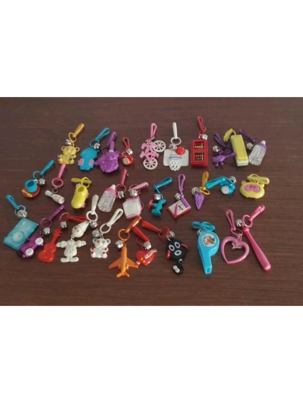 Vintage 31 Lot Of 80s Bell Charms Without Necklace Collectibles
